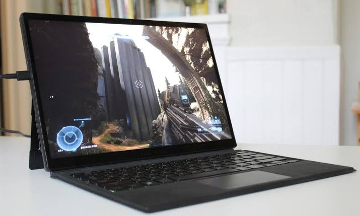 Razer Blade 14 vs ASUS ROG Flow Z13: Which One Should You Choose?